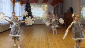 Танец снежинок. Детский сад №69 г. Сыктывкара