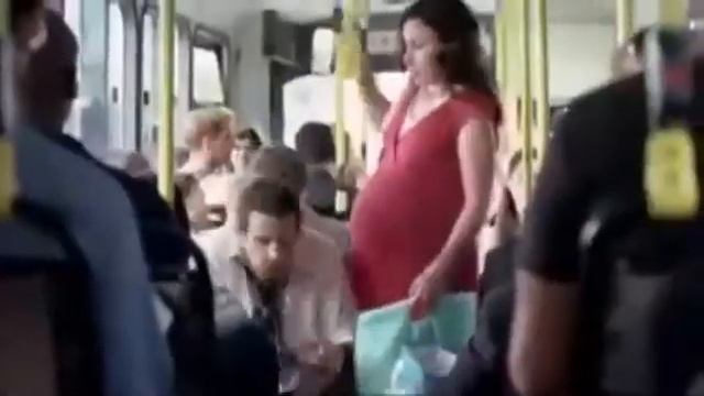 Вот так вот , тем кто не уступит место!😂 смотреть онлайн