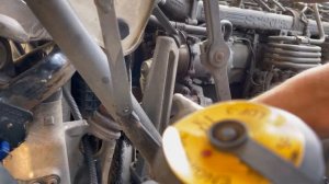 КАК ЗАМЕНИТЬ РЕМЕНЬ ГЕНЕРАТОРА, НАТЯЖИТЕЛЬ, РОЛИКИ НА SCANIA ДАЛЬНОБОЙЩИКУ БЕЗ ОПЫТА СВОИМИ РУКАМИ