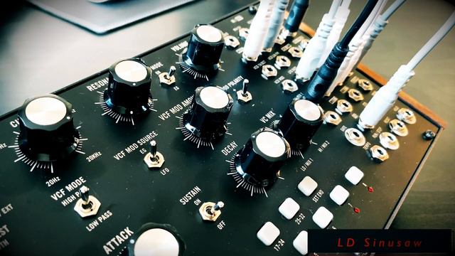 Moog Mother-32 - Progressive Soundset (35 patches/presets) смотреть онлайн