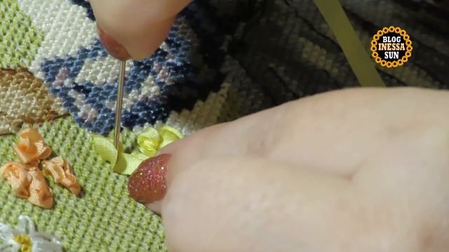 Вышивка лентами 3. Мастер-класс Миниатюрные розочки. Парижанки (PANNA ). смотреть онлайн