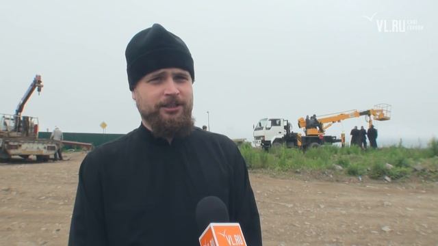 VL Ru   Православные установили на Змеинке поклонный крест Владивосток