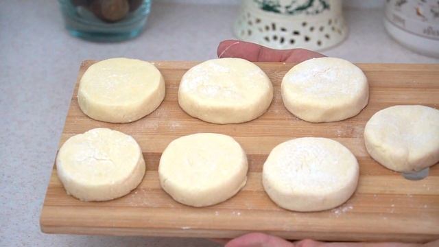 Сырники. Классической рецепт сырников. Сырники, которые всегда получаются идеальные. смотреть онлайн