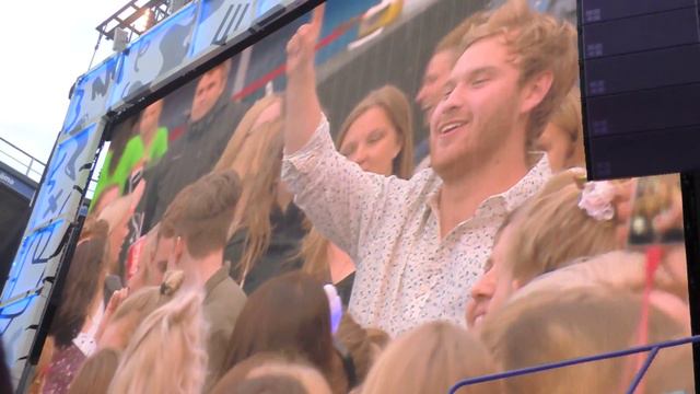 One Direction - DFWYB, Harry talking (Shh & Jack Robinson), Little Things - Oslo 19.06.15 смотреть онлайн