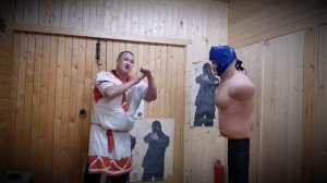 Славяно горицкая борьба.Техническая возможность Радогоры.Отработка ударов на манекене.