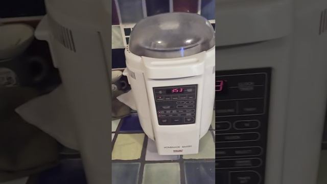 first time using the classic R2D2 bread machine I got. funny noises it makes смотреть онлайн