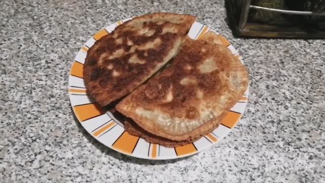 Чебуреки с начинкой из картофеля, лука и грибов, объедение! ???. смотреть онлайн