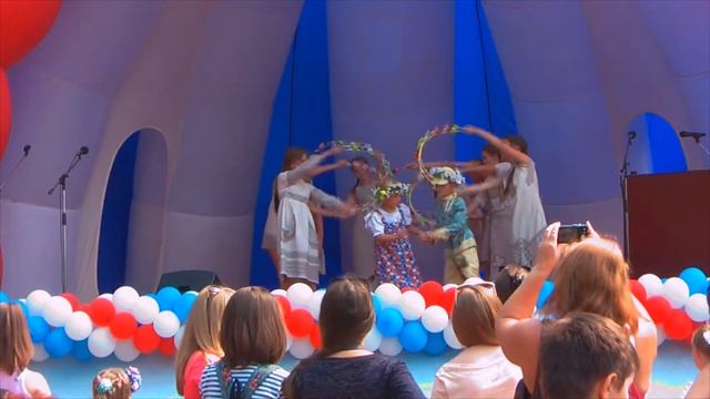 День г. Чухлома 2016: Встреча Алёнушки и Димки в лесу. Танец "Гадания у реки." Финальный выход смотреть онлайн