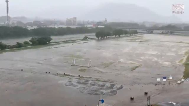 Through JAPAN! Typhoon Len has hit and the rivers are leaving their beds. смотреть онлайн
