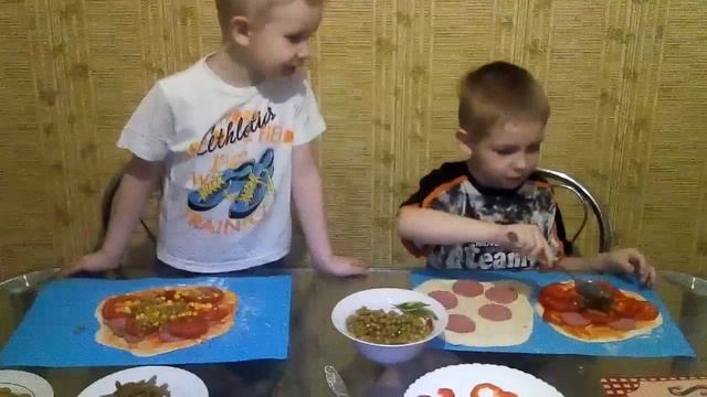 Готовим пиццу. Дети готовят пиццу.Пицца челлендж. смотреть онлайн