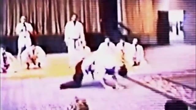 Чак Норрис проиграл реальный бой удушающим | Редкое видео смотреть онлайн