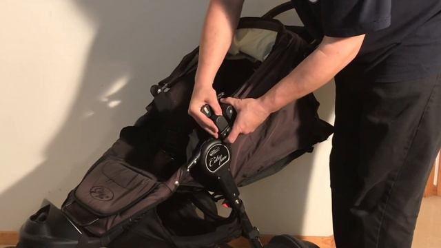 How To Mount (and Remove) A Babyjogger Compact Carrycot To A Babyjogger Stroller