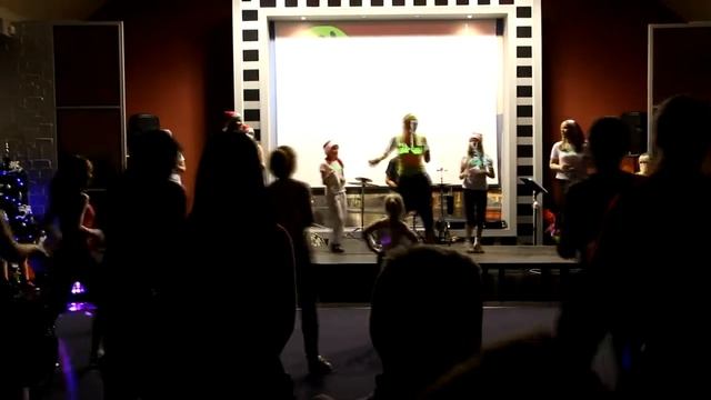 ZUMBA FITNESS "JINGLE BELLS" PARTY 2013 IN DAUGAVPILS смотреть онлайн