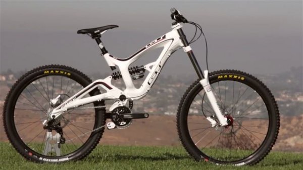 GT Fury 3.0 Downhill Bike Video Review