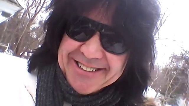 CHARLIE FARREN - MITTENS смотреть онлайн