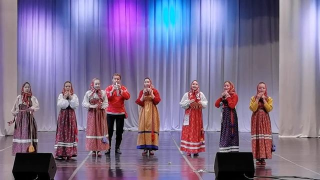 Образцовый детский фольклорный ансамбль КАРУСЕЛЬ МБОУ ДО ДШИ№1 им Г В Свиридова г Курск Да, у нашег смотреть онлайн