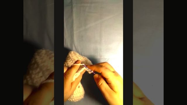 Вяжем ажурные носочки, крючком. смотреть онлайн