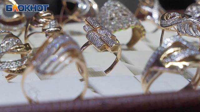 Менее недели до Нового года – универсальный подарок для мужчин и женщин смотреть онлайн