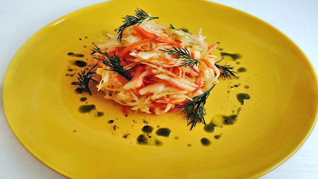 Как приготовить салат из капусты. Как в столовой из простых продуктов. смотреть онлайн