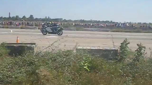 Гонки в Широком 6.09.2014. Заезд двух мото 2 смотреть онлайн