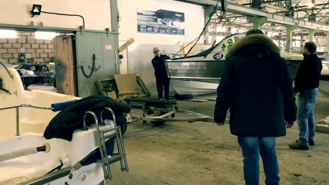 Поездка за лодкой/Лодка Bester 400/Как мы её забирали с завода!