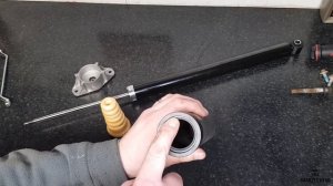 FORD REAR SHOCK ABSORBER CHANGE FOCUS & C MAX 2003 - 2011