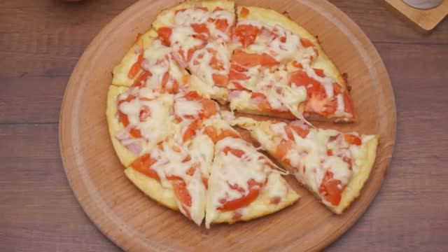 Пицца на Сковороде! Быстрый рецепт пиццы за 10 минут! смотреть онлайн