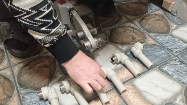 Слив воды из аквариумов в фильтр своими руками Обзор разводни смотреть онлайн