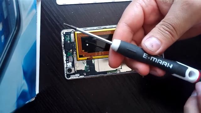 Разборка Huawei P8 Lite. После воды сенсор не работает