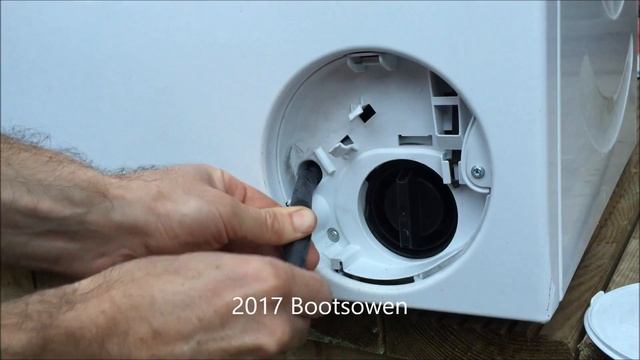 How to clean coin basket and pump filter on Bosch Varioperfect washing machine. смотреть онлайн