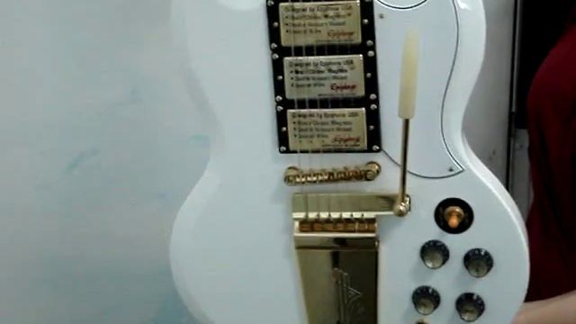 Epiphone SG 400 Custom Maestro Limited Edition Alpine White смотреть онлайн