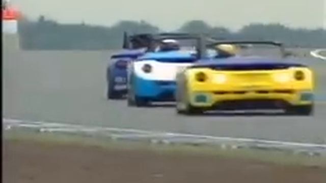 Priaulx is hit during Renault Spiders at Silverstone 1999 смотреть онлайн