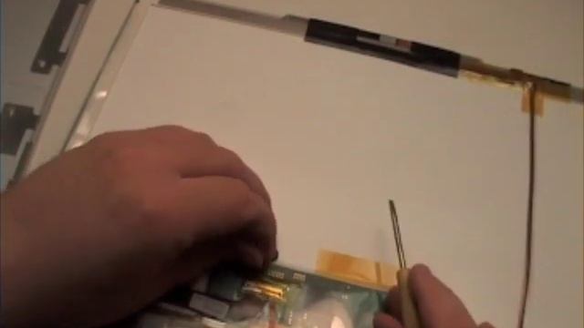 Macbook Pro 15" Repair - LCD Disassembly смотреть онлайн
