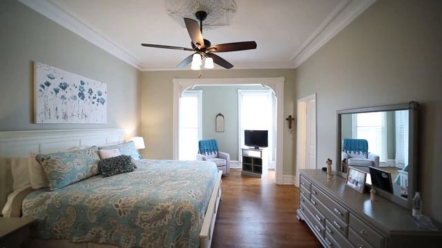 523 W Clay Home Tour--One of Muskegon's Most Historical Homes смотреть онлайн