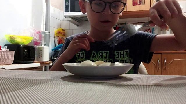 Дима приехал с Города. Вот чем дети занимаются пока я на работе. смотреть онлайн