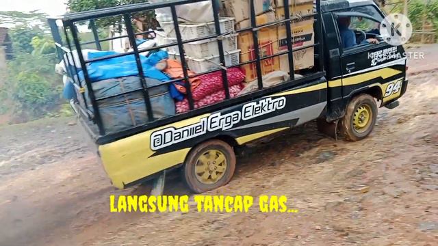 jalan rusak bikin Mitsubishi L300, coltT120, dan suzuki carry, carry extra, mega carry, tak berdaya смотреть онлайн