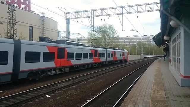 ЭС1П-010 Ласточка На станции Электрозаводская смотреть онлайн