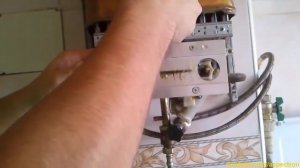 РЕМОНТ ГАЗОВОЙ КОЛОНКИ ЮНКЕРС СВОИМИ РУКАМИ! САМОСТОЯТЕЛЬНО ЧИСТИМ. ТУХНЕТ ФИТИЛЬ DIY Это не bosch
