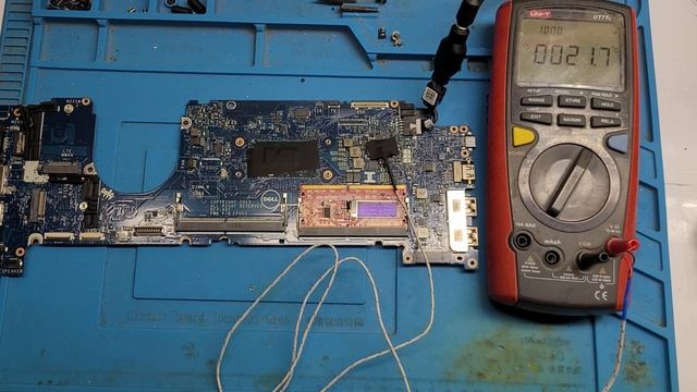 Ноутбук з додатковою функцією підігріву... смотреть онлайн