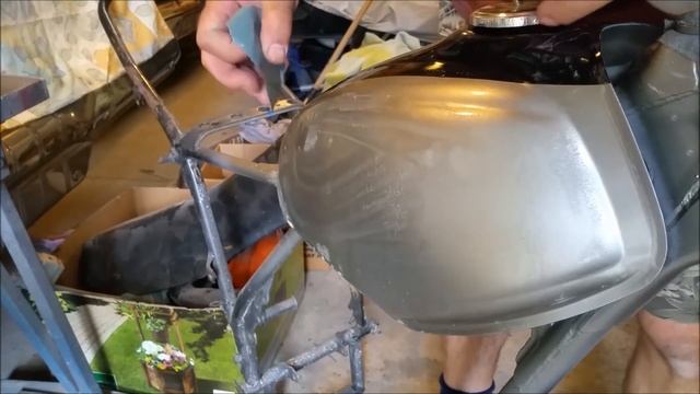 Painting the Motorcycle Fuel tank - Part 4 FINAL смотреть онлайн