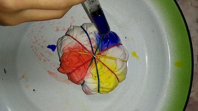 ♡Как покрасить футболку с помощью техники тай дай?|Ответ тут|AiKaTv| смотреть онлайн