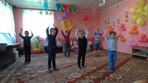 Танец мальчиков на выпускной в детском саду