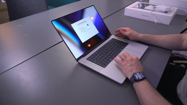 Macbook Pro M1 Max (maxed out) Classical Unboxing Experience #macbookunboxing смотреть онлайн