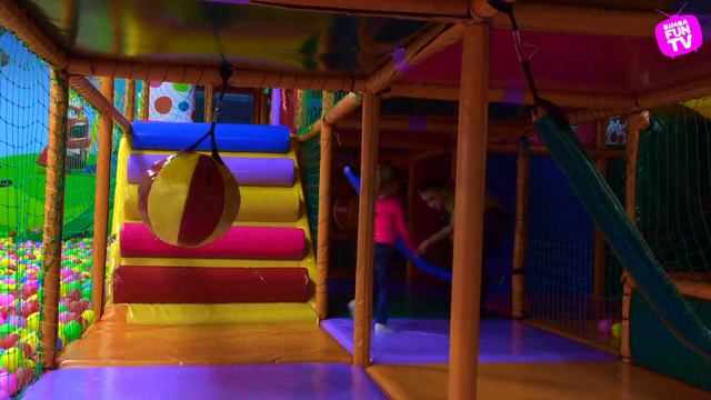 Indoor Playground for Funny kids Влад и Ева играют в Игровой комнате для детей FlyPark смотреть онлайн