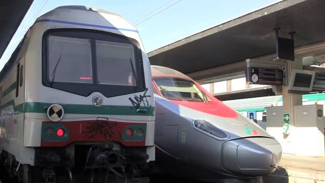 Venezia Santa Lucia Railway Station, Venice, Veneto, Italy - 25th October, 2014 смотреть онлайн