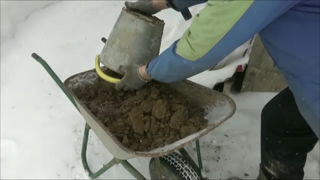 Копка подвала зимой.mp4 смотреть онлайн