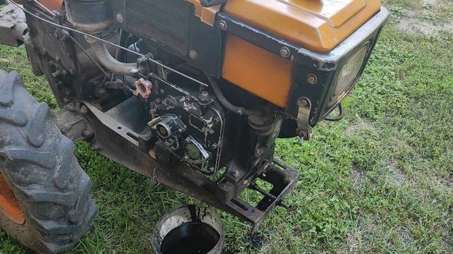 Заміна мастила мотоблок Кентавр.Підкрасив двигун мотоблоку . смотреть онлайн