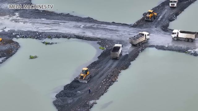 Episode 313| Incredibly! They Construction of new road across the lake into deep water, Dozer Work смотреть онлайн
