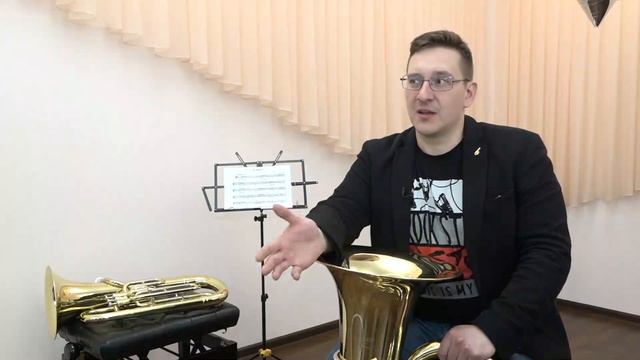 В омской детской школе искусств №1 начали принимать документы на курсы по игре на тубе смотреть онлайн