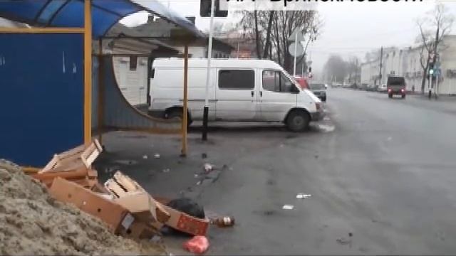 В Новозыбкове горы мусора соседствуют с памятником архитектуры смотреть онлайн